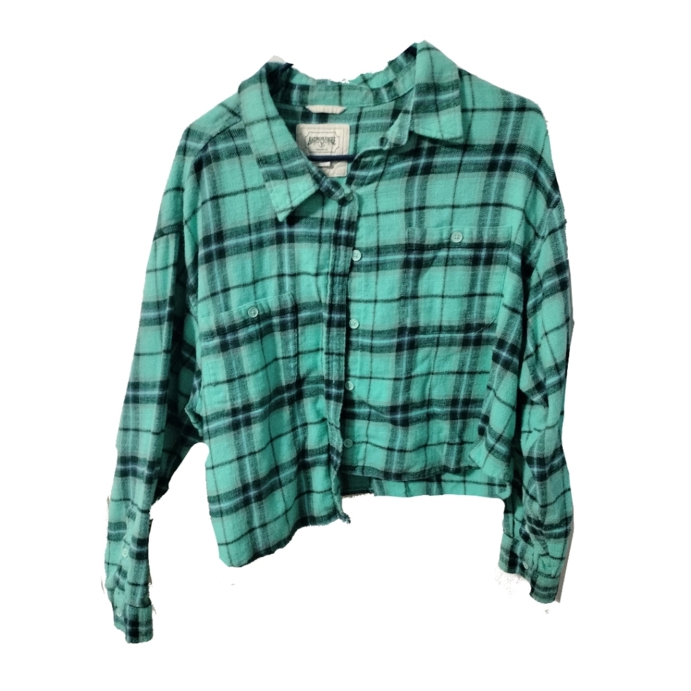 American Eagle Outfitters Woman's Cropped Plaid Button Down Flannel Shirt